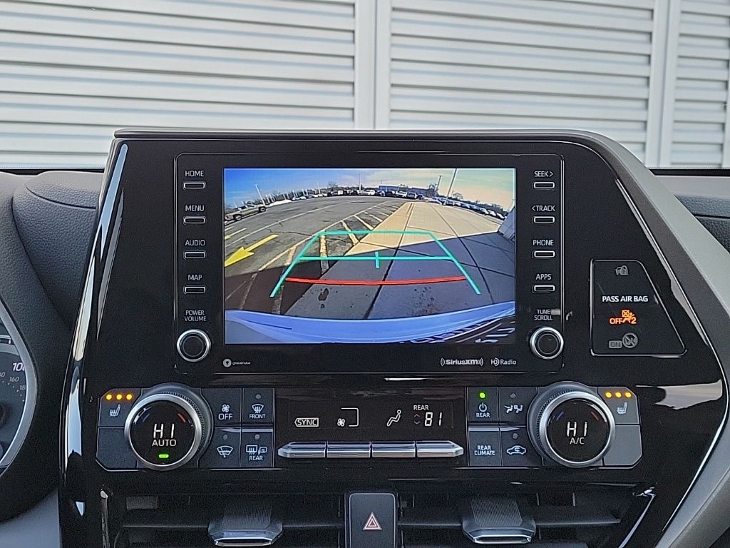 Thumbnail: 2022 Toyota Highlander - 29