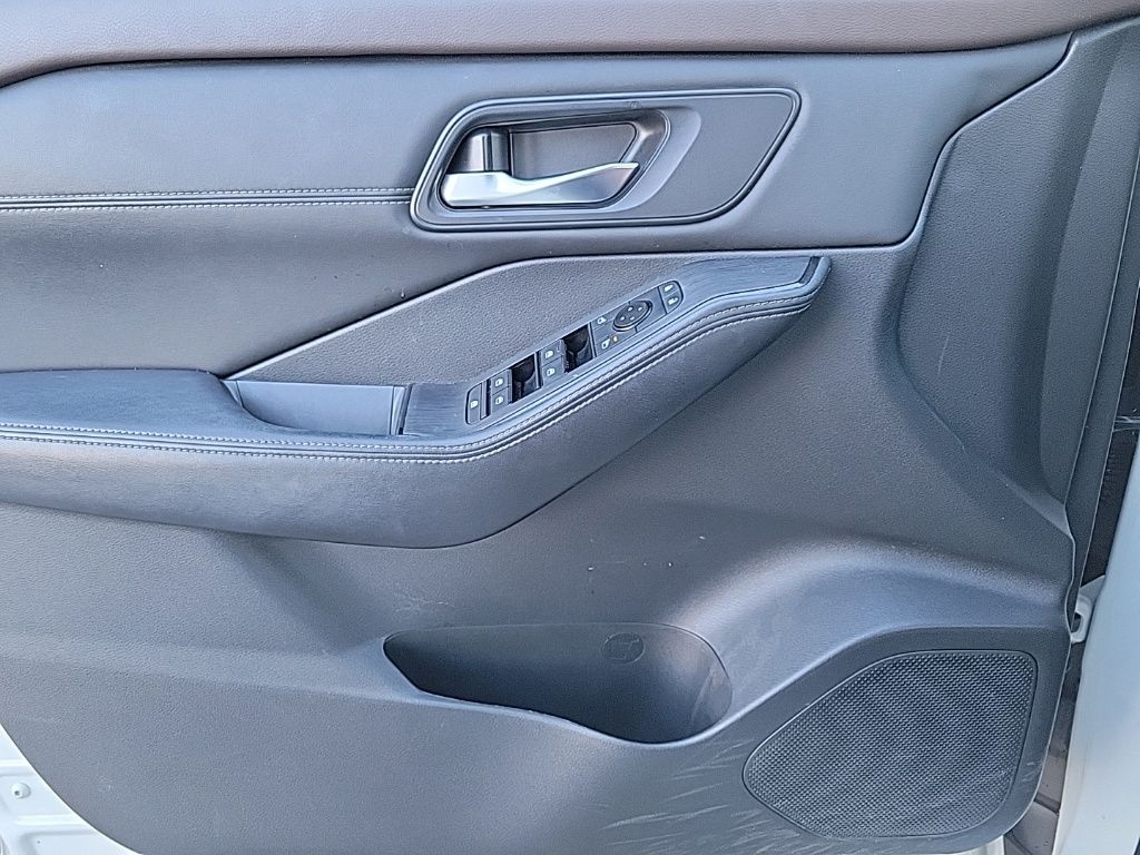 Thumbnail: 2023 Nissan Rogue - 29