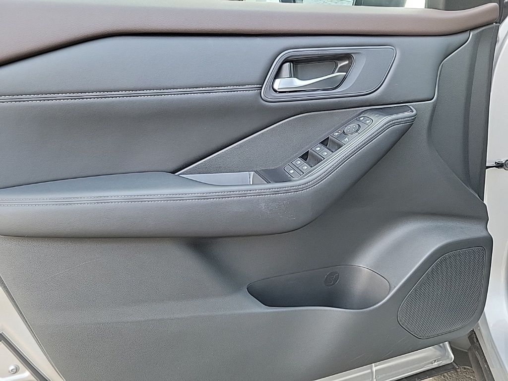 Thumbnail: 2023 Nissan Rogue - 28