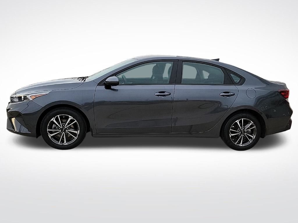 Thumbnail: 2023 Kia Forte - 2