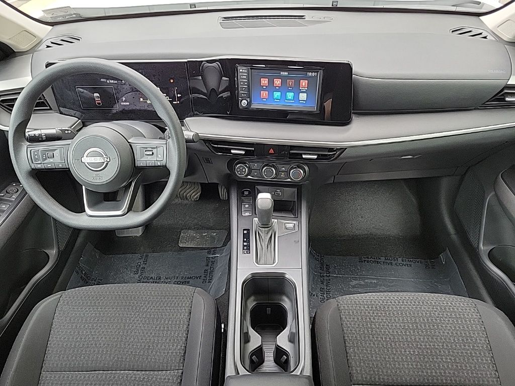 Thumbnail: 2025 Nissan Kicks - 17