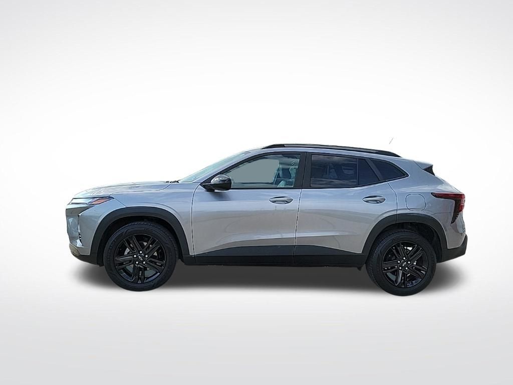 Thumbnail: 2025 Chevrolet Trax - 2