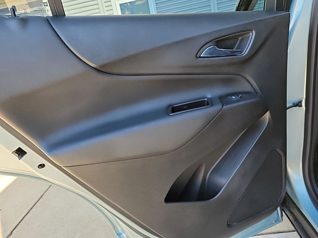 Thumbnail: 2022 Chevrolet Equinox - 21