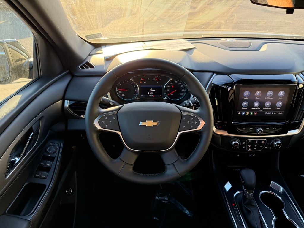 Thumbnail: 2023 Chevrolet Traverse - 16