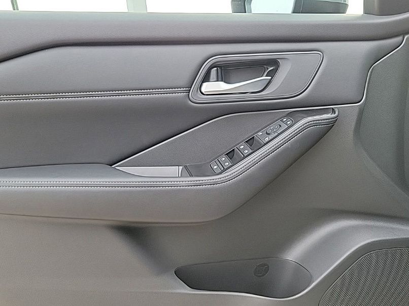 Thumbnail: 2026 Nissan Rogue - 21