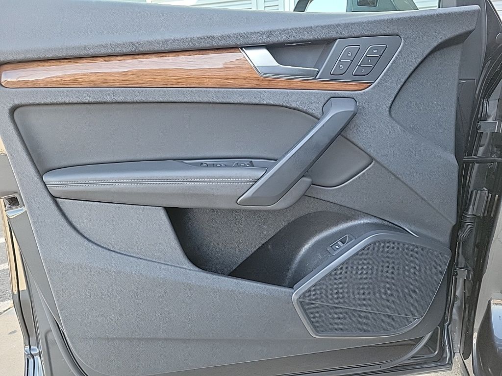 Thumbnail: 2021 Audi Q5 - 31