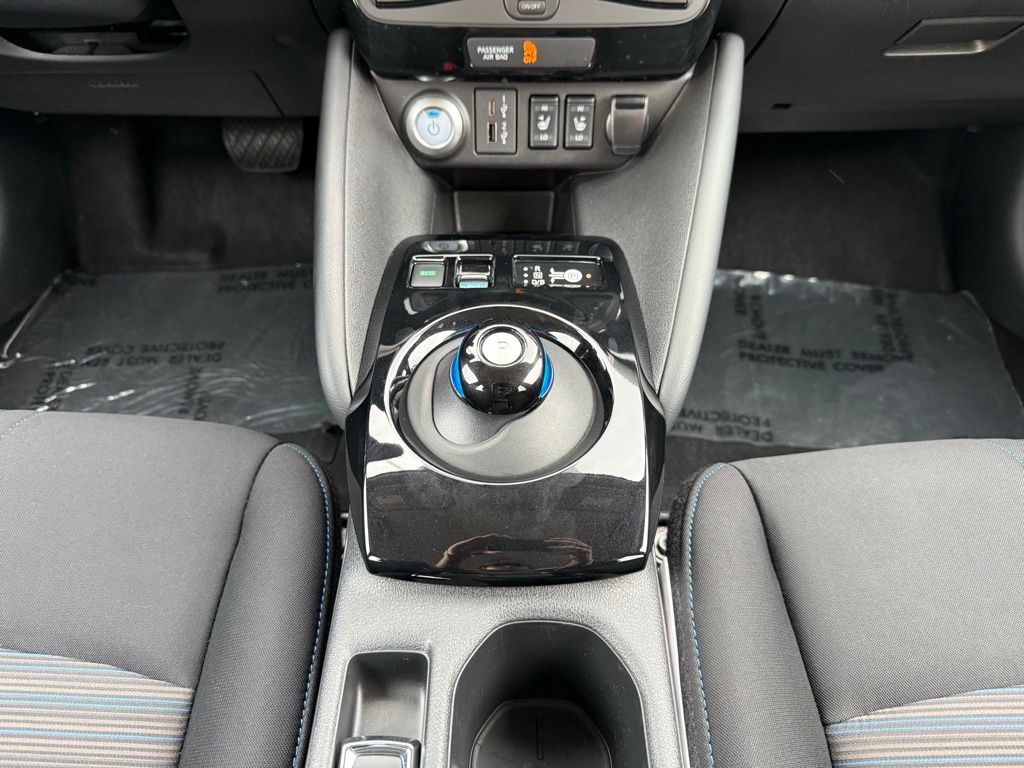 Thumbnail: 2023 Nissan Leaf - 18