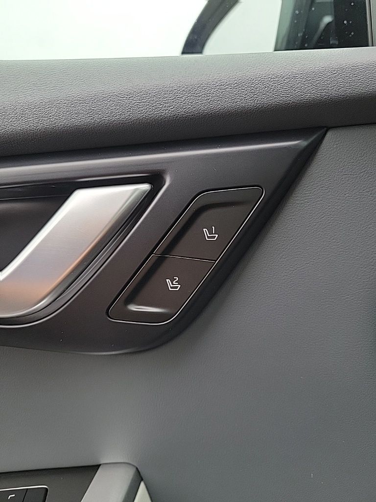 Thumbnail: 2022 Kia EV6 - 41