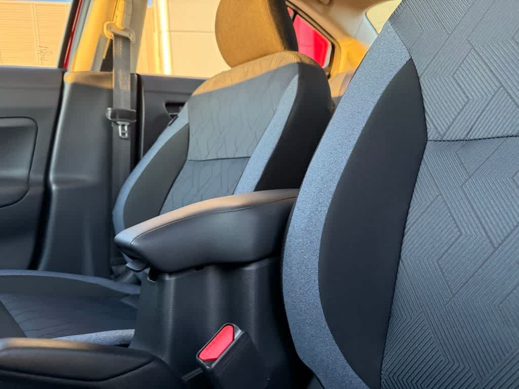 2025 Nissan Versa 1.6 SV 24