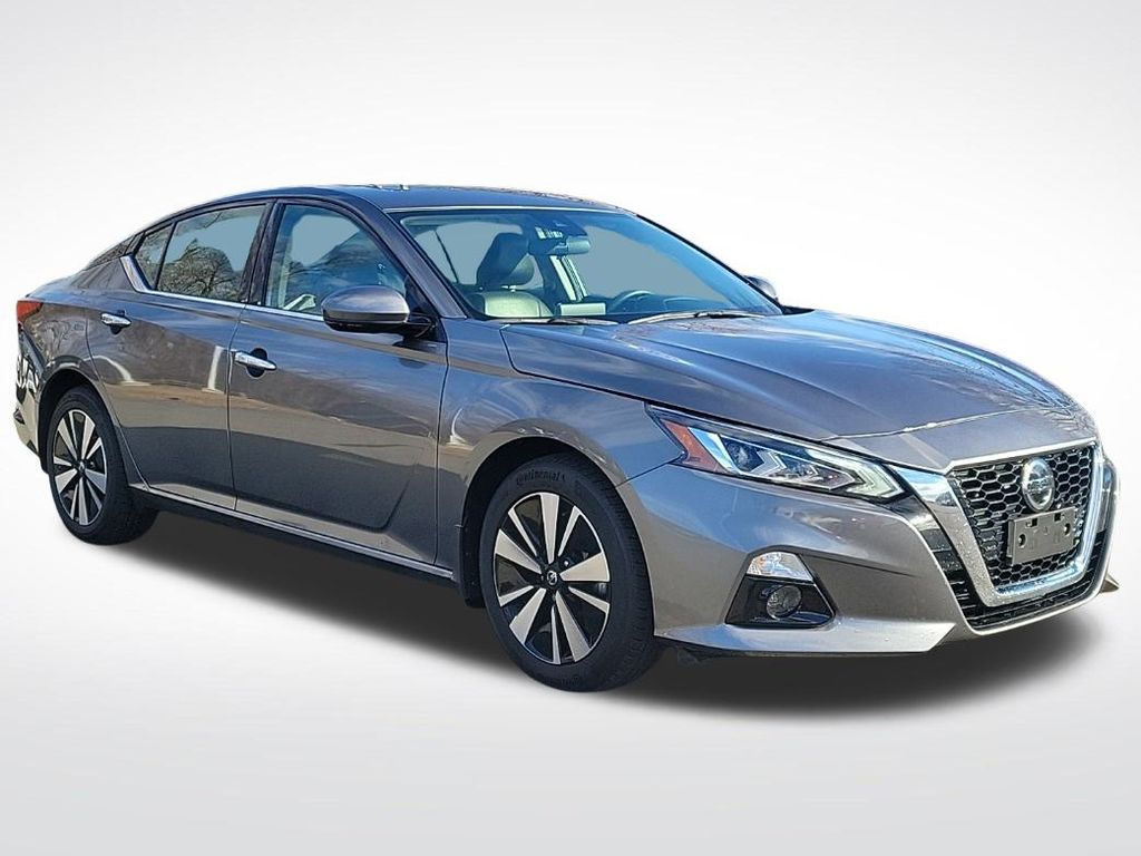 Thumbnail: 2022 Nissan Altima - 6