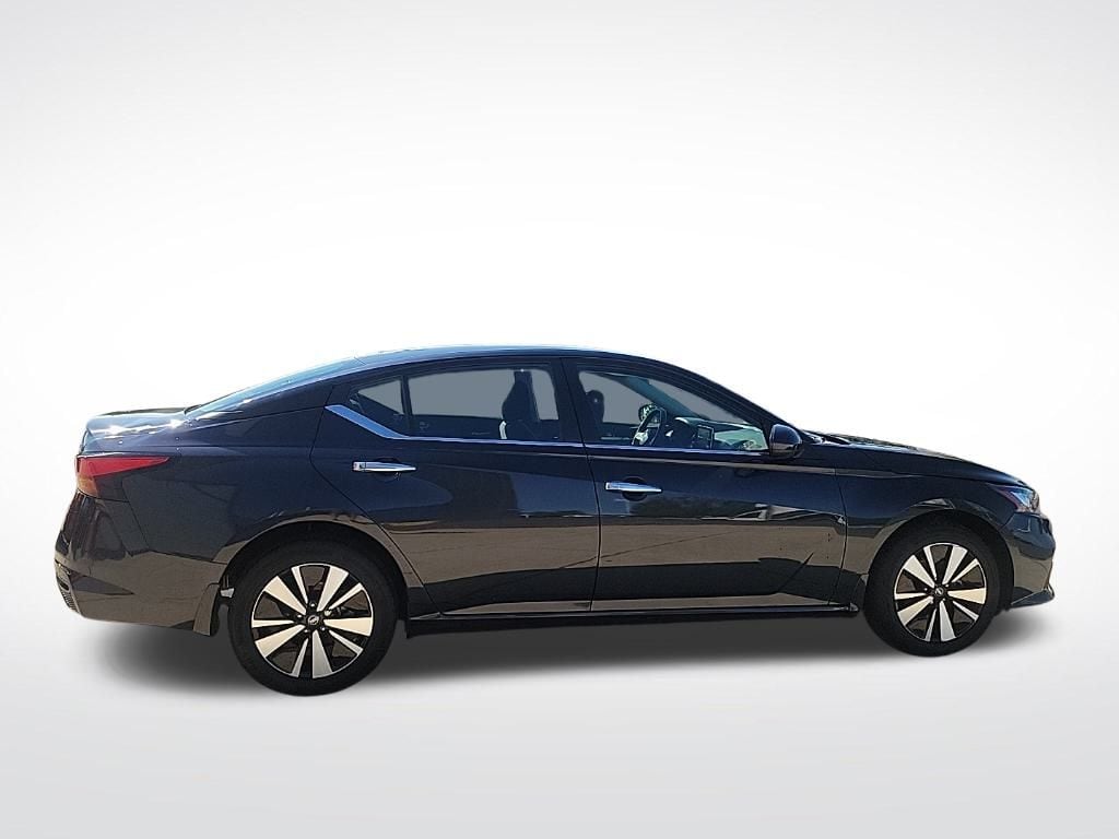 Thumbnail: 2022 Nissan Altima - 7