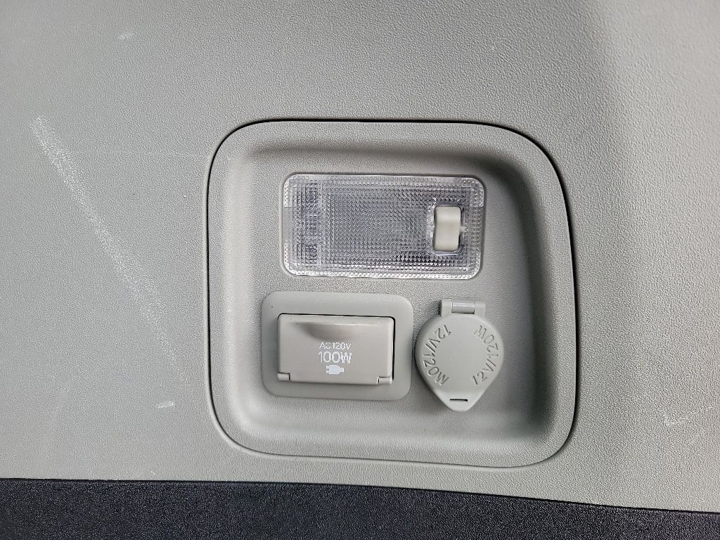 Thumbnail: 2017 Toyota Sienna - 24