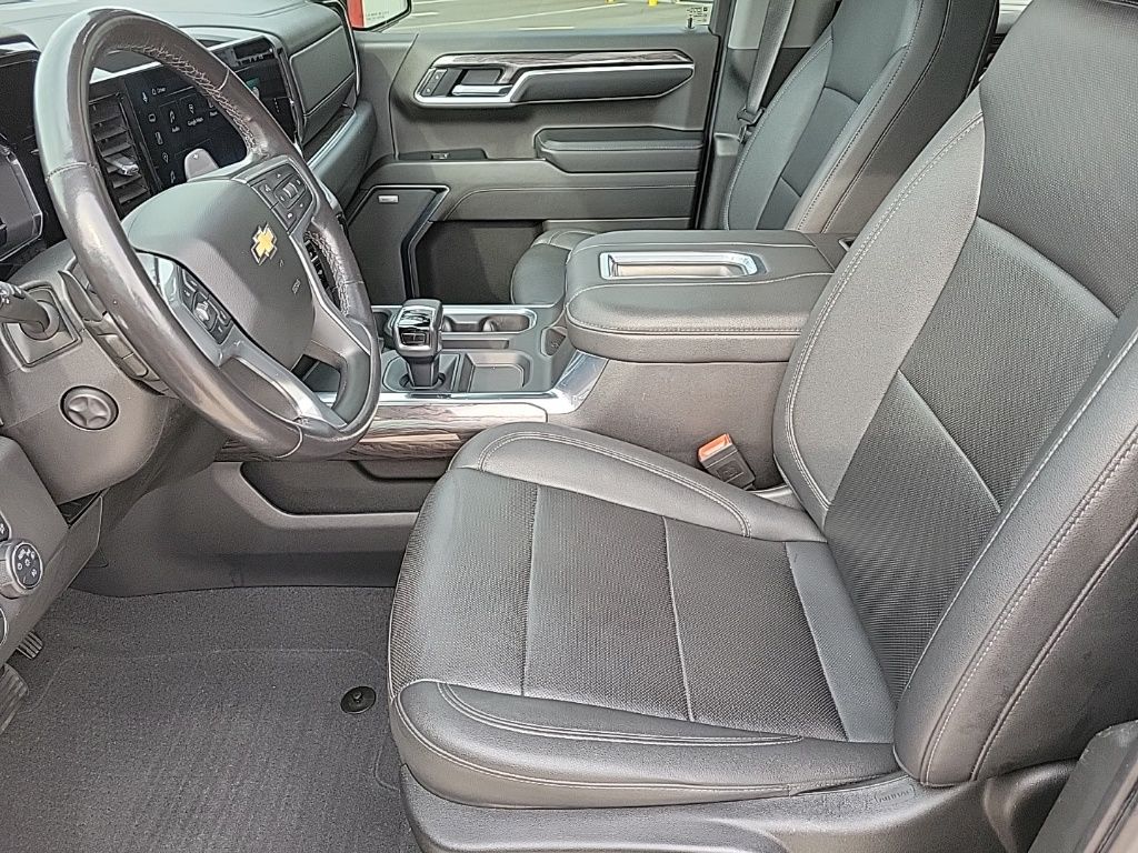 Thumbnail: 2022 Chevrolet Silverado 1500 - 13