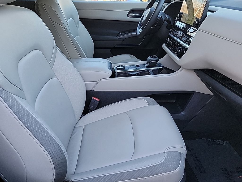 Thumbnail: 2024 Nissan Pathfinder - 19