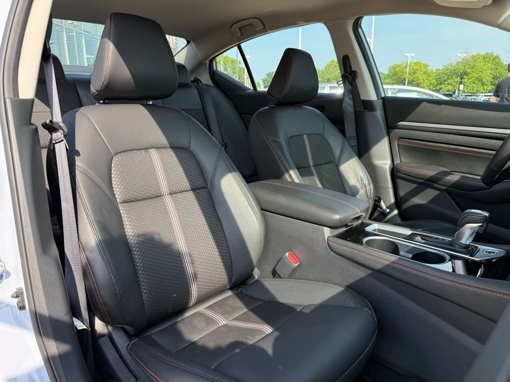 2023 Nissan Altima SR 28