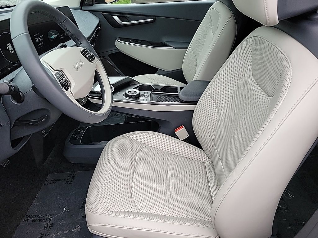 Thumbnail: 2022 Kia EV6 - 21