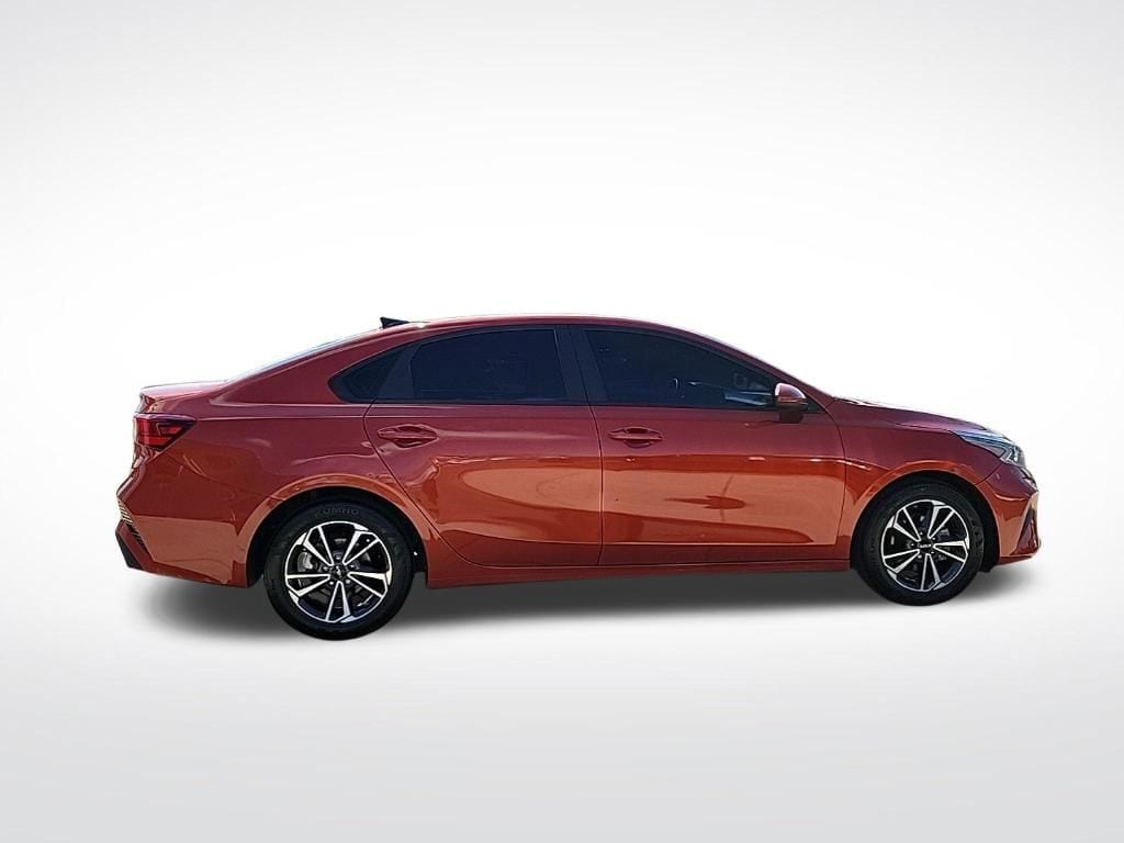 Thumbnail: 2023 Kia Forte - 5