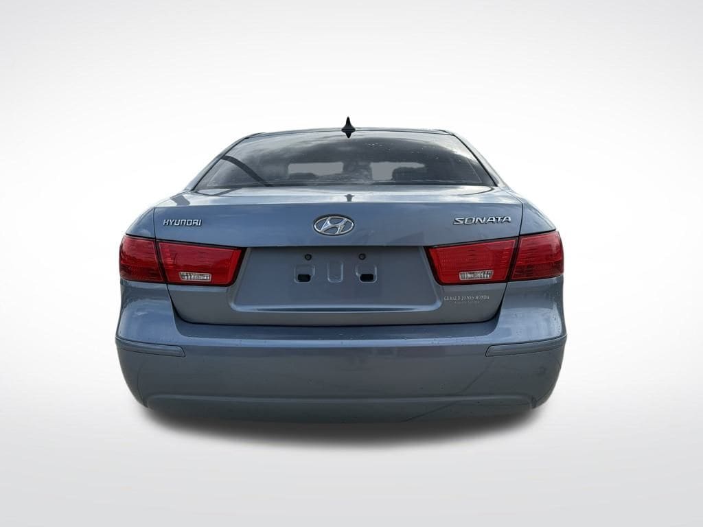 2010 Hyundai Sonata GLS 4
