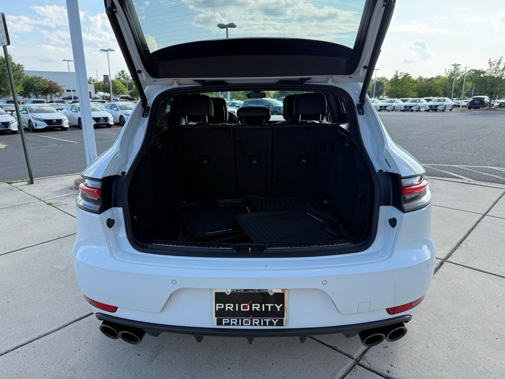 Thumbnail: 2021 Porsche Macan - 33