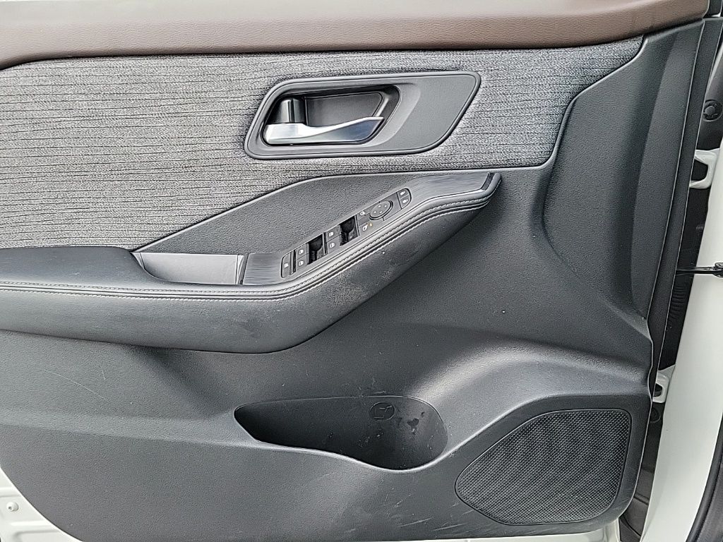 Thumbnail: 2023 Nissan Rogue - 26