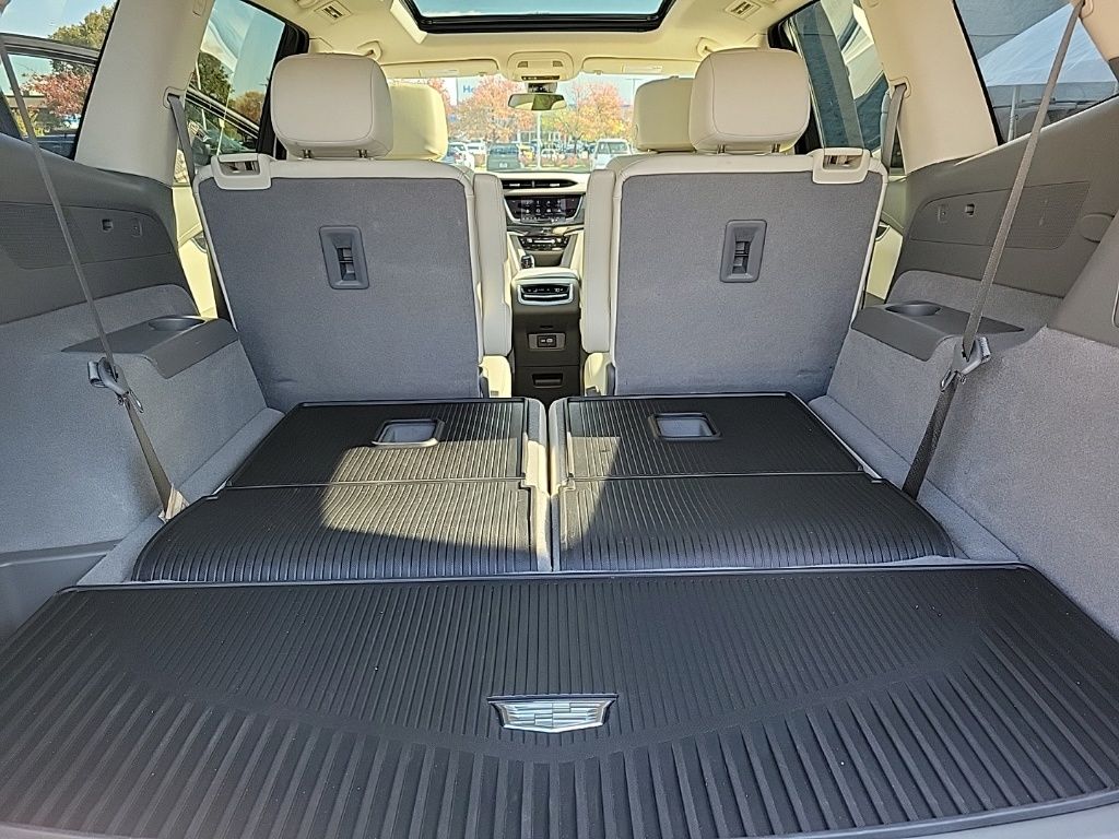 Thumbnail: 2023 Cadillac XT6 - 41