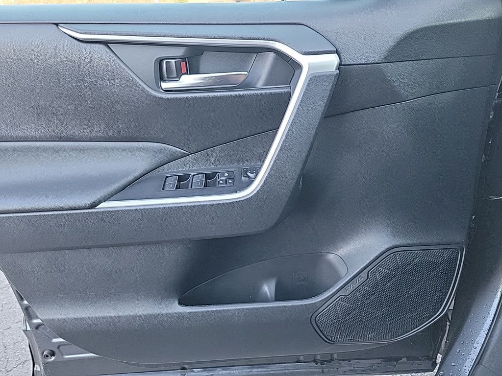 Thumbnail: 2023 Toyota RAV4 - 27