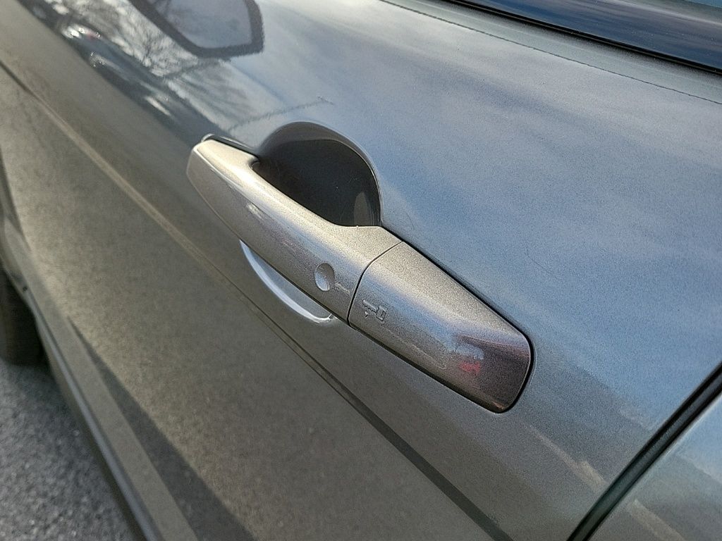 Thumbnail: 2017 Land Rover Range Rover Evoque - 10