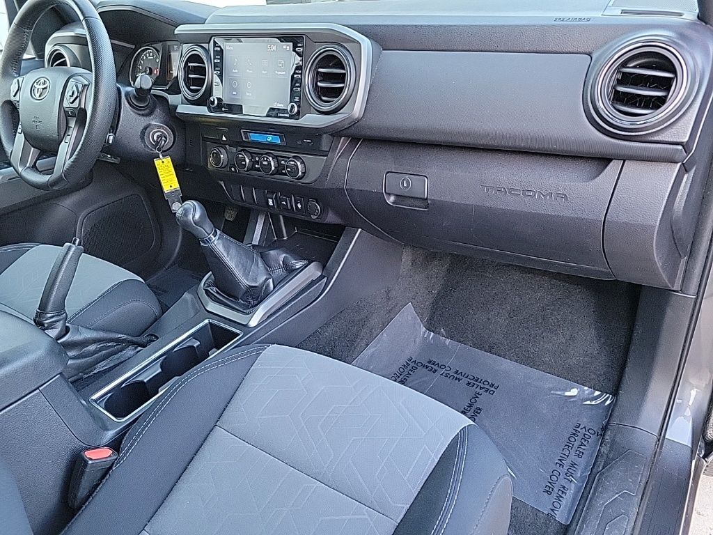 Thumbnail: 2021 Toyota Tacoma - 10