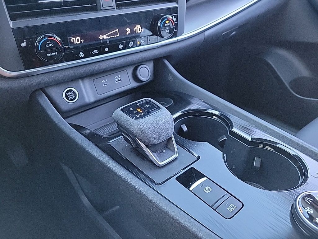 Thumbnail: 2023 Nissan Rogue - 25