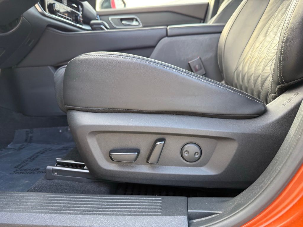 Thumbnail: 2021 Nissan Rogue - 15