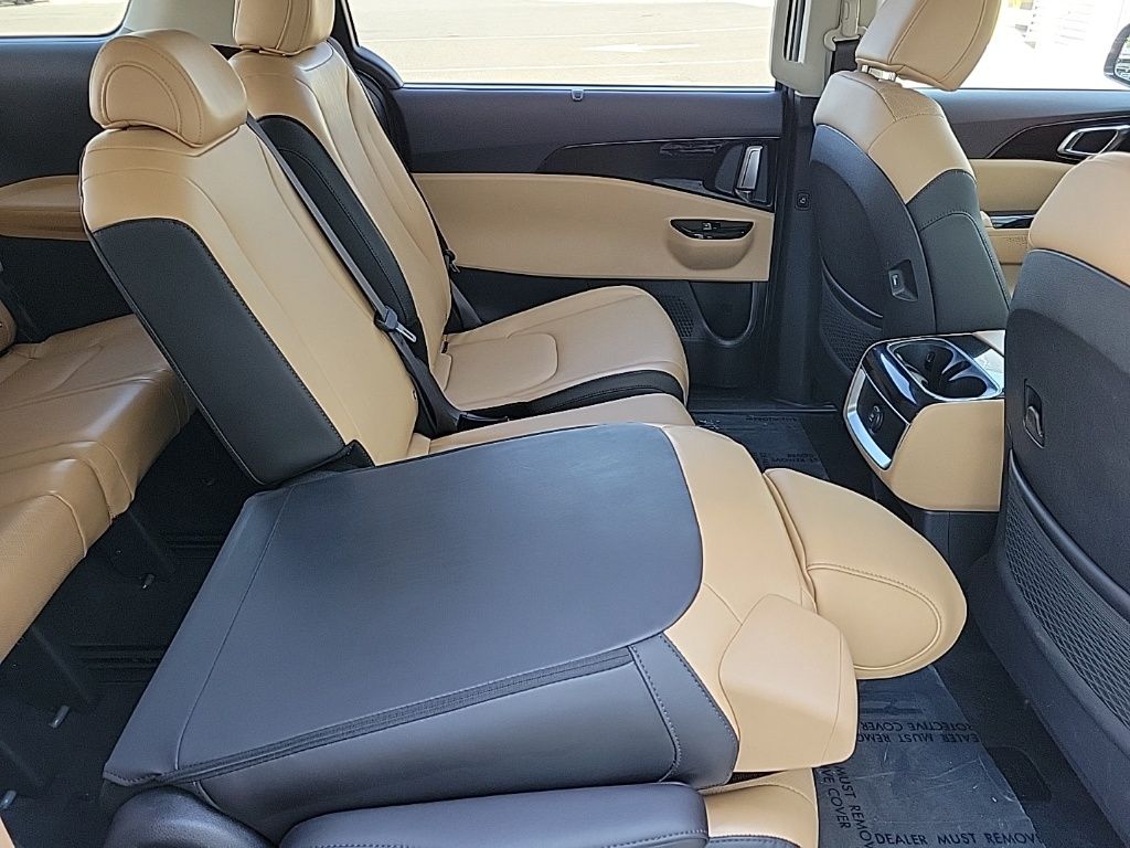 Thumbnail: 2022 Kia Carnival - 15