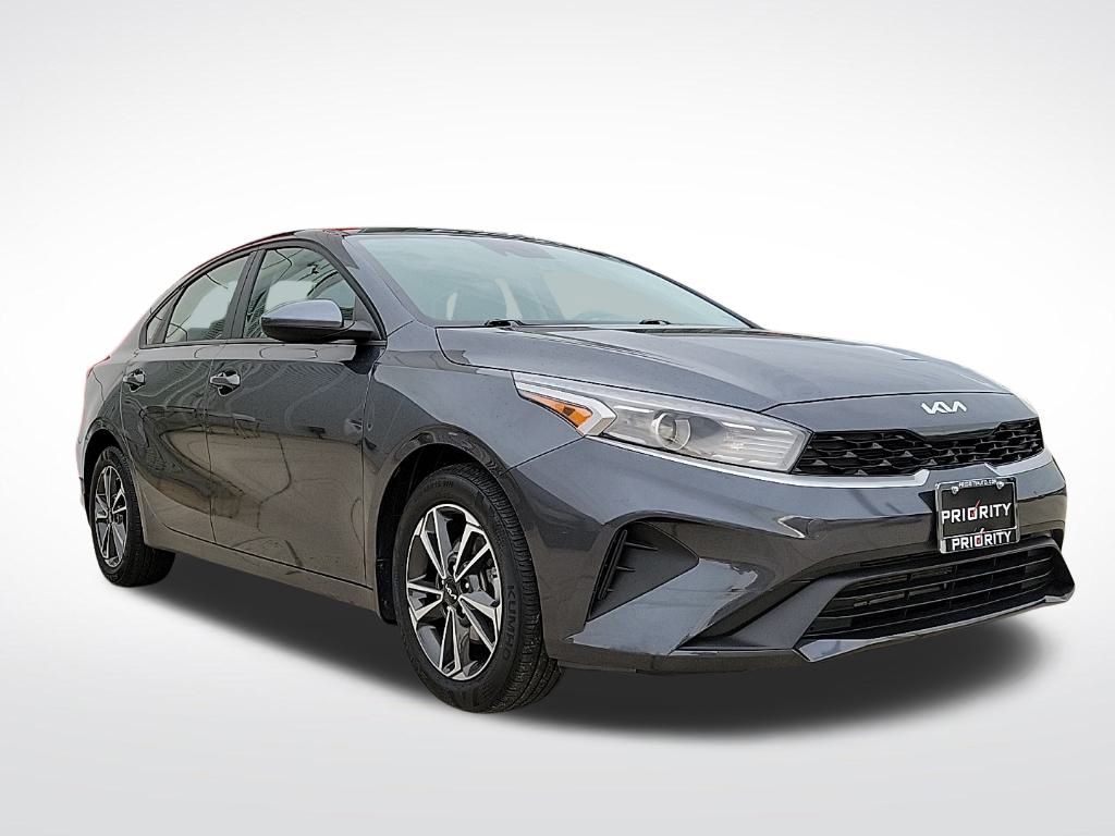 Thumbnail: 2023 Kia Forte - 7