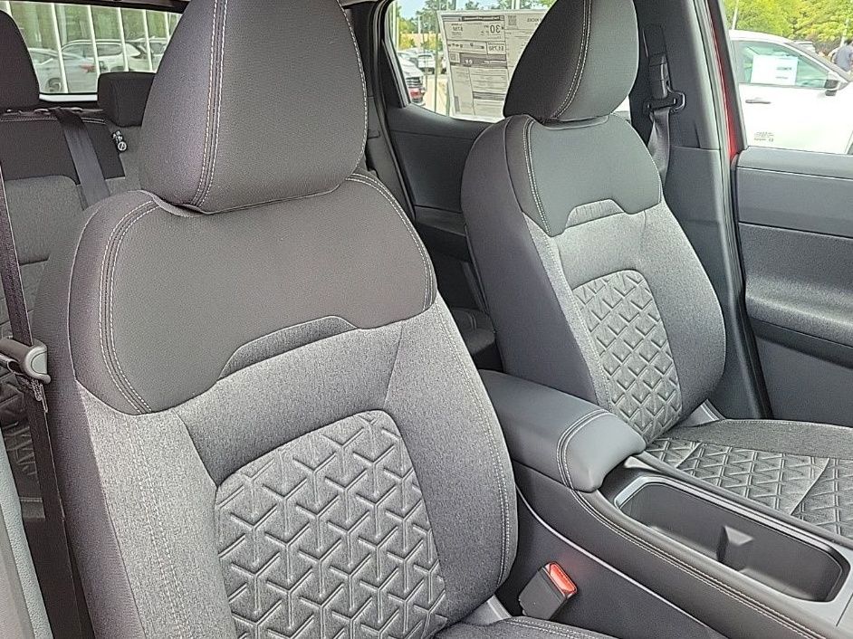 Thumbnail: 2025 Nissan Kicks - 12