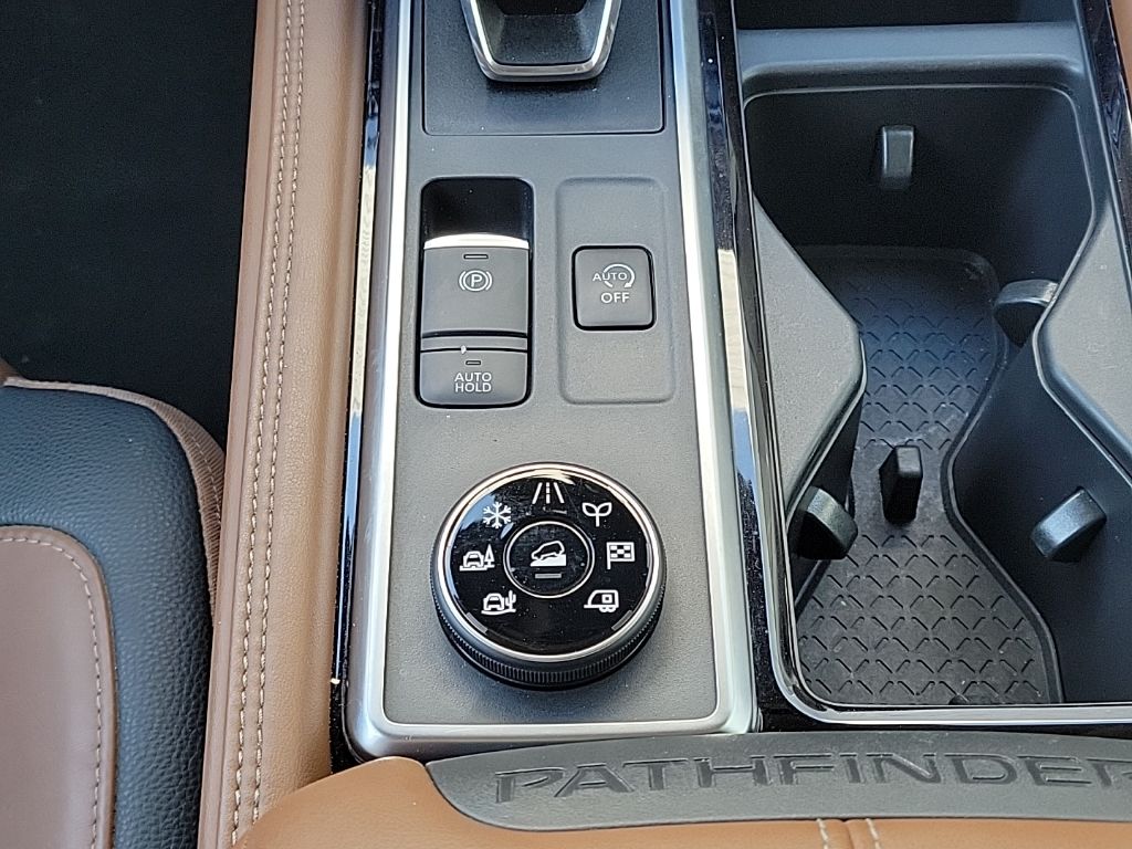 Thumbnail: 2023 Nissan Pathfinder - 36