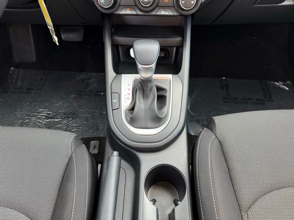 Thumbnail: 2022 Kia Forte - 18