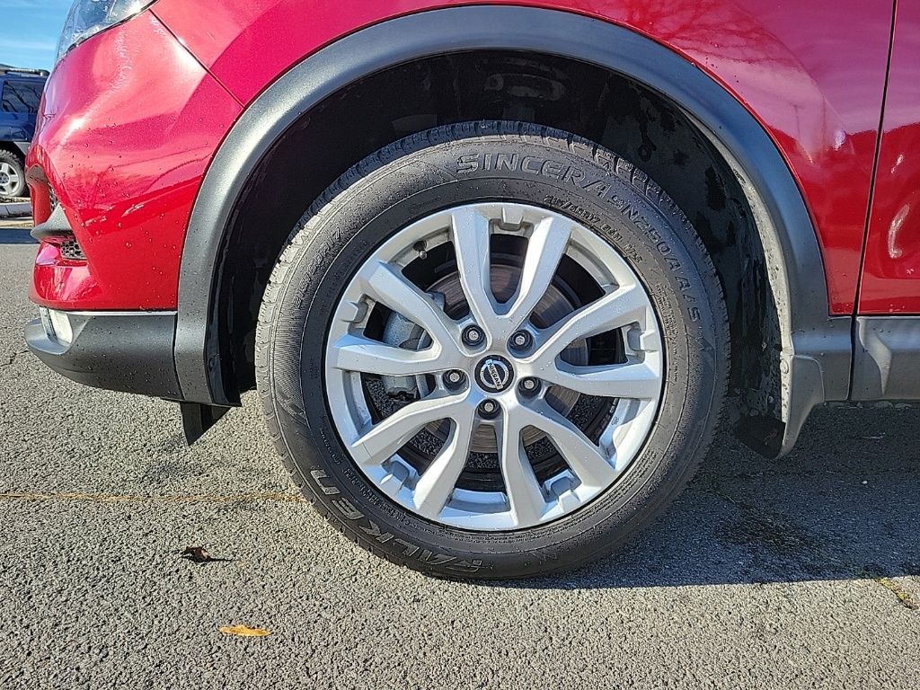 Thumbnail: 2020 Nissan Rogue Sport - 7