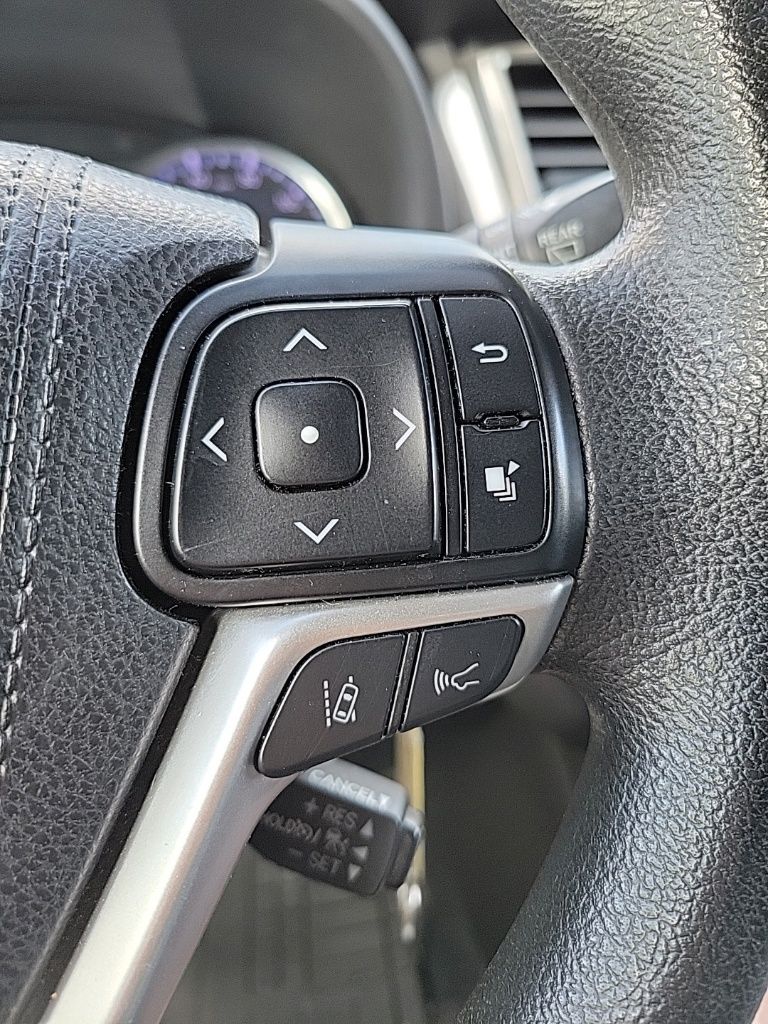 Thumbnail: 2018 Toyota Highlander - 28