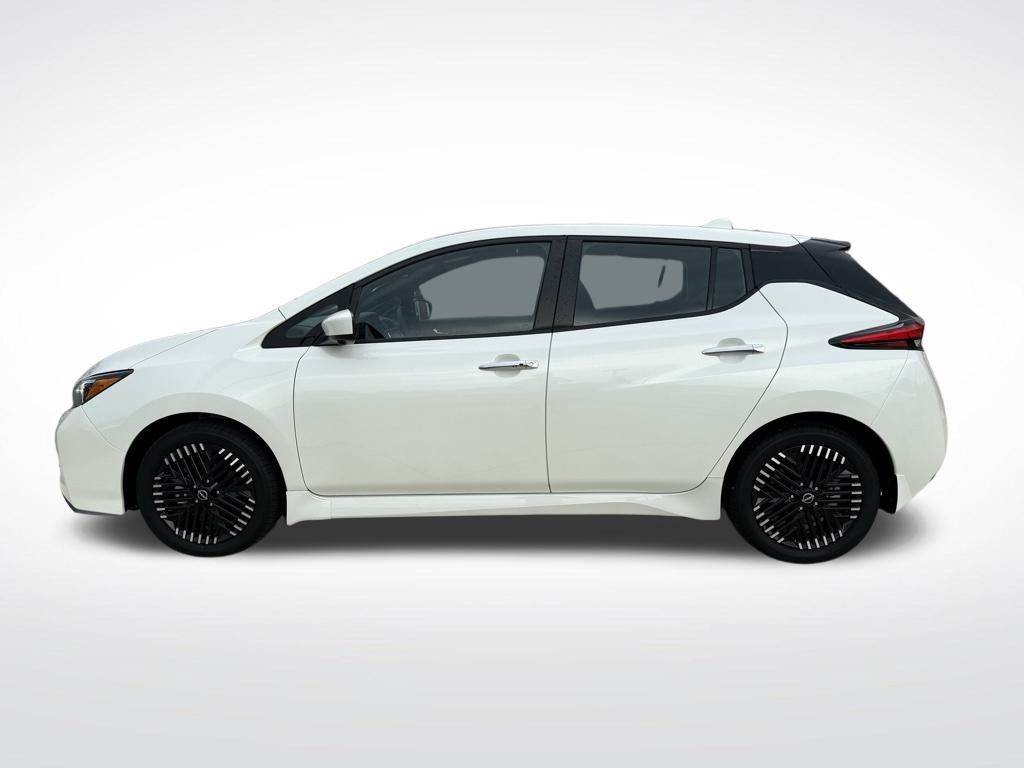 Thumbnail: 2023 Nissan Leaf - 2