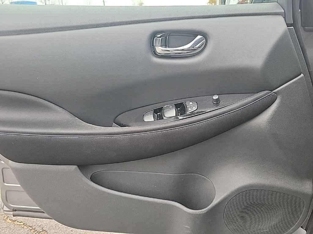 Thumbnail: 2021 Nissan Leaf - 19