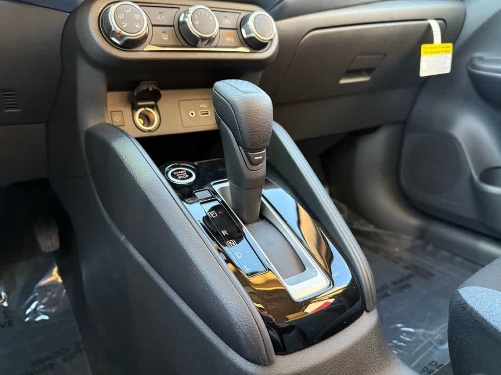 2025 Nissan Versa 1.6 SV 23