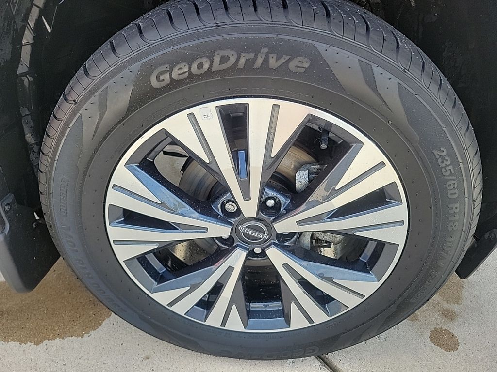 Thumbnail: 2023 Nissan Rogue - 10