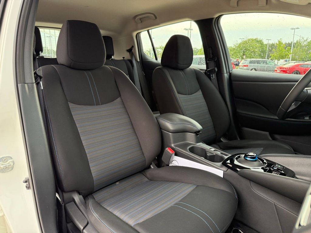 Thumbnail: 2023 Nissan Leaf - 30