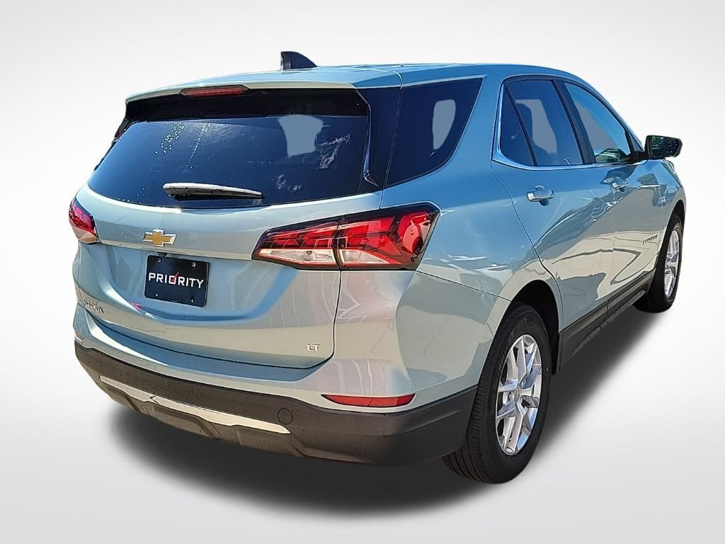 Thumbnail: 2022 Chevrolet Equinox - 5