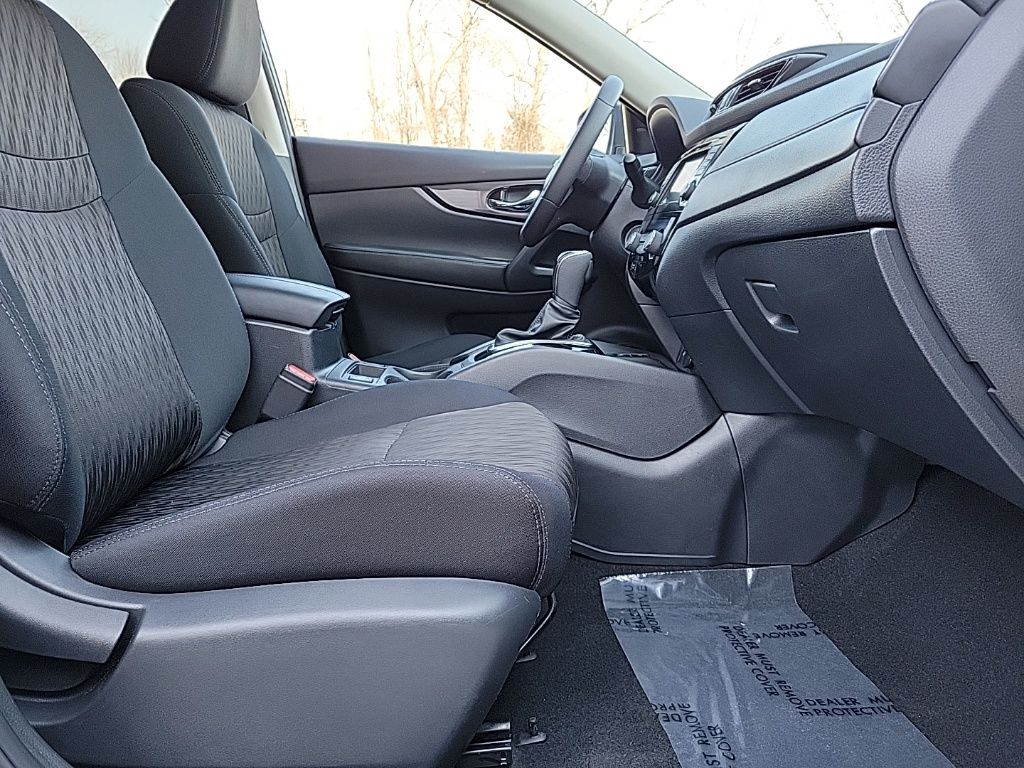 Thumbnail: 2019 Nissan Rogue - 18