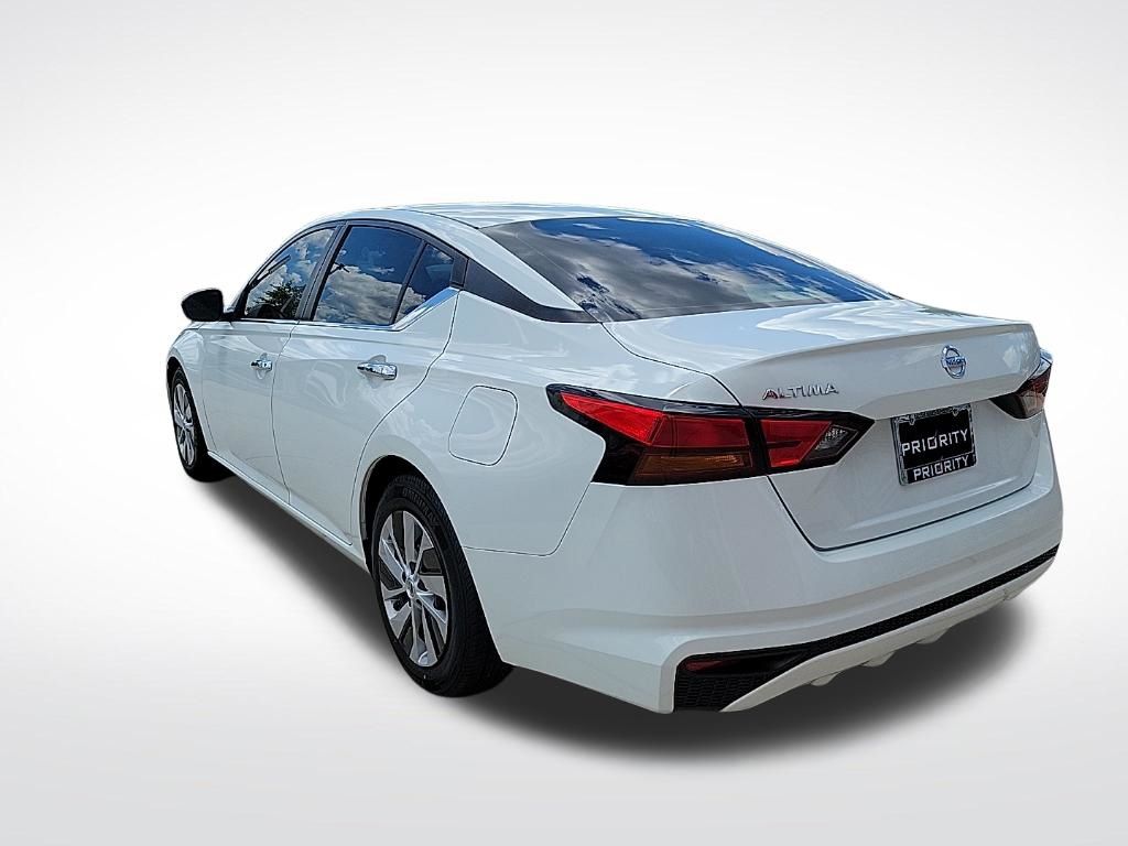 Thumbnail: 2022 Nissan Altima - 3