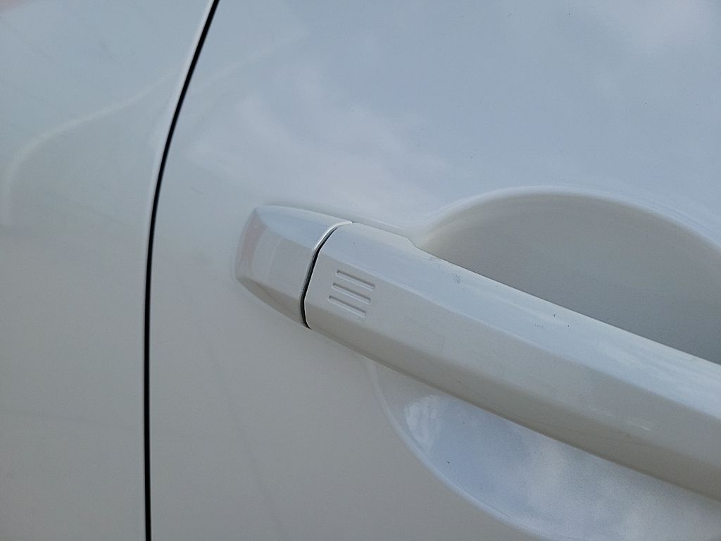 Thumbnail: 2023 Nissan Pathfinder - 9