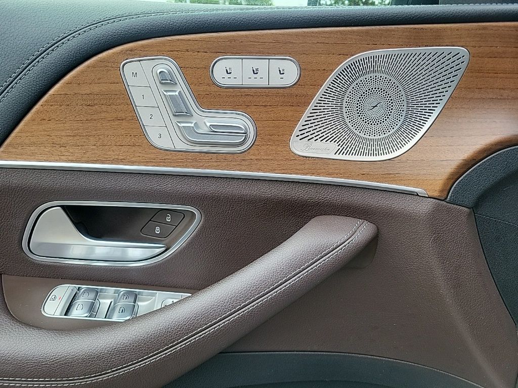 Thumbnail: 2022 Mercedes-Benz GLS - 22