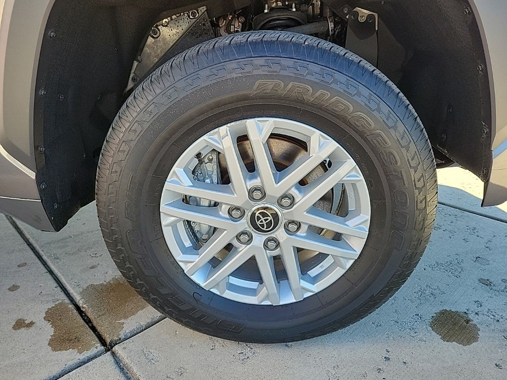 Thumbnail: 2024 Toyota Tundra - 9