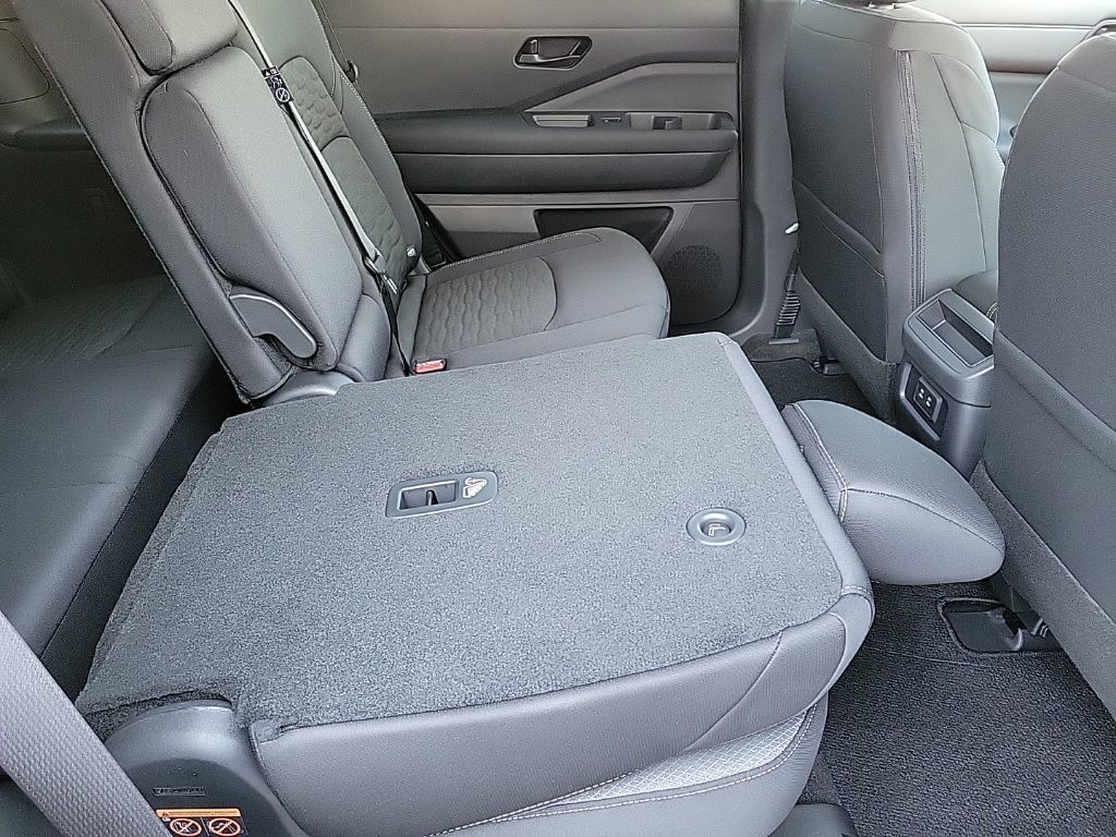 Thumbnail: 2026 Nissan Pathfinder - 17