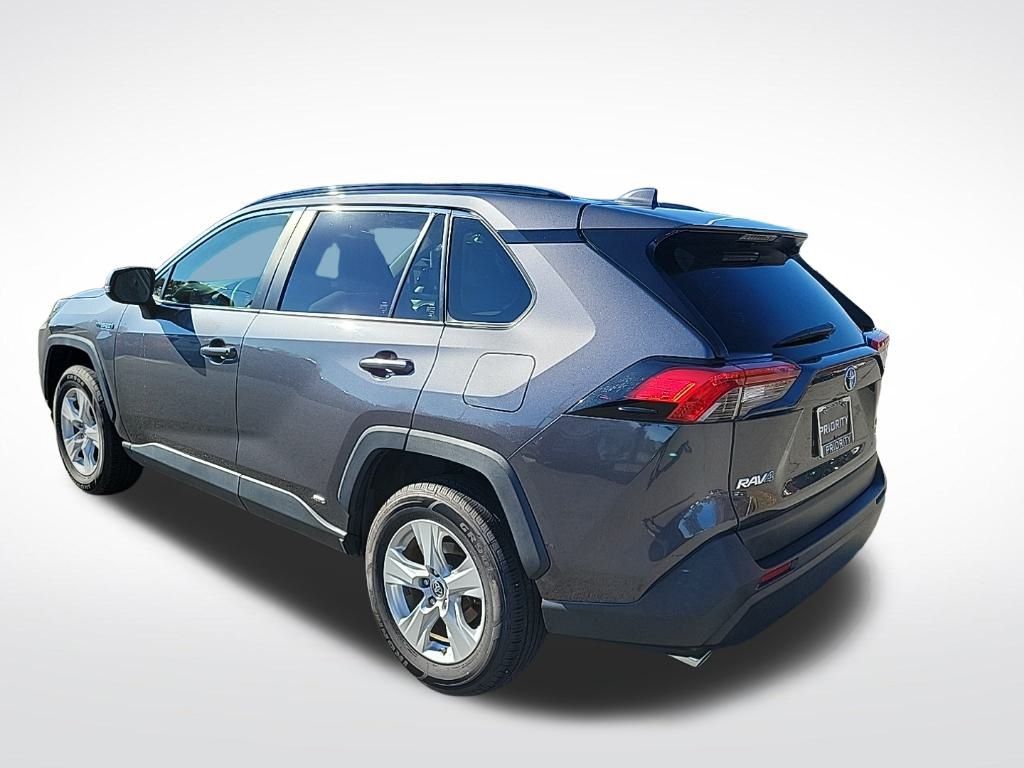 Thumbnail: 2019 Toyota RAV4 - 3